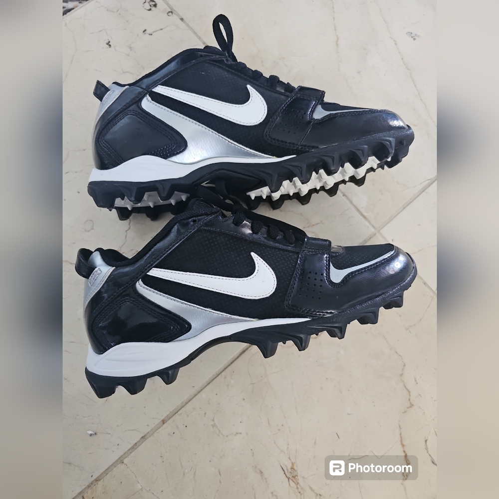 Nike Land Shark Legacy cleats